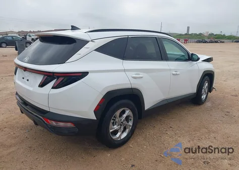 2022 Hyundai Tucson Sel z USA, uszkodzony, nr VIN 5NMJB3AE7NH082889